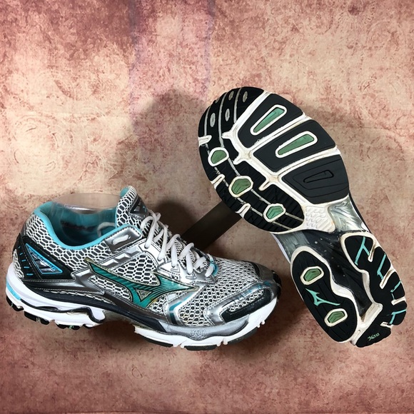 mizuno wave nirvana 6